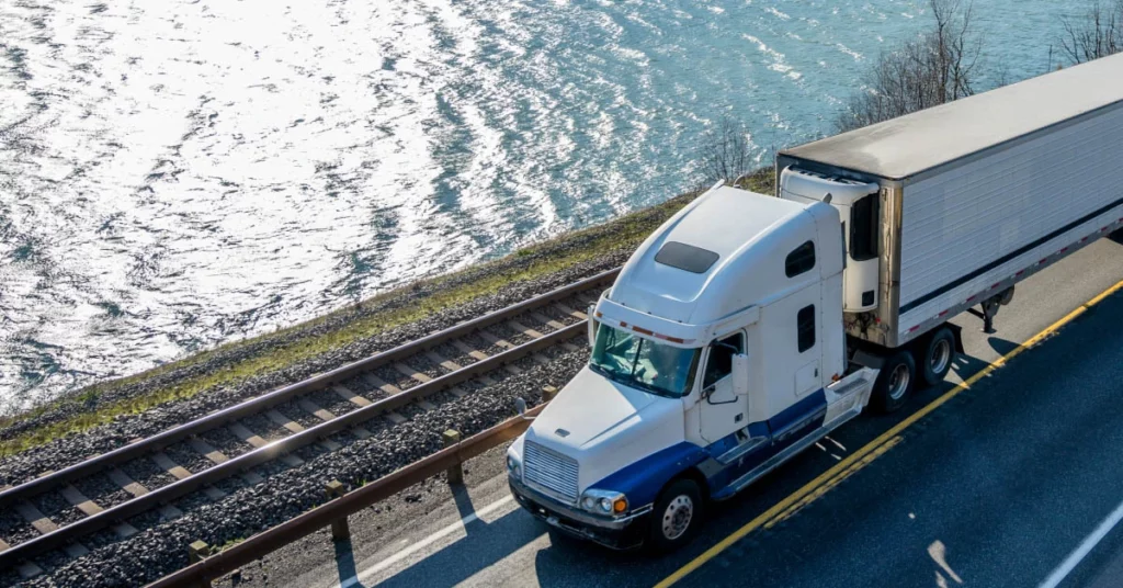 2022Q3 1202816619281373 Blog Image what is a reefer trailer Social Nida 2